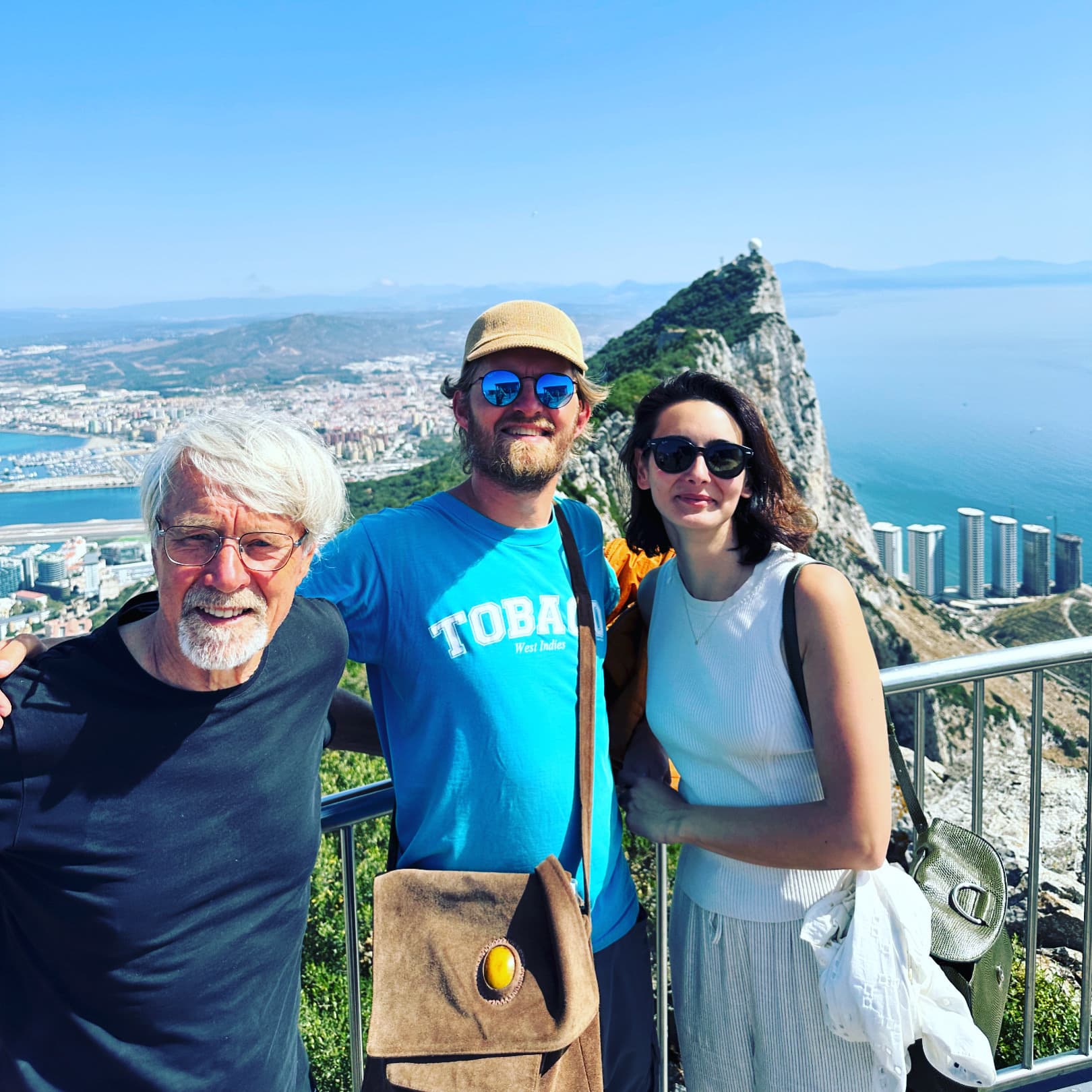 I väntan på att tidvattnet skulle göra det möjligt att gå ut i Atlanten passade vi på att besöka Gibraltar Rock