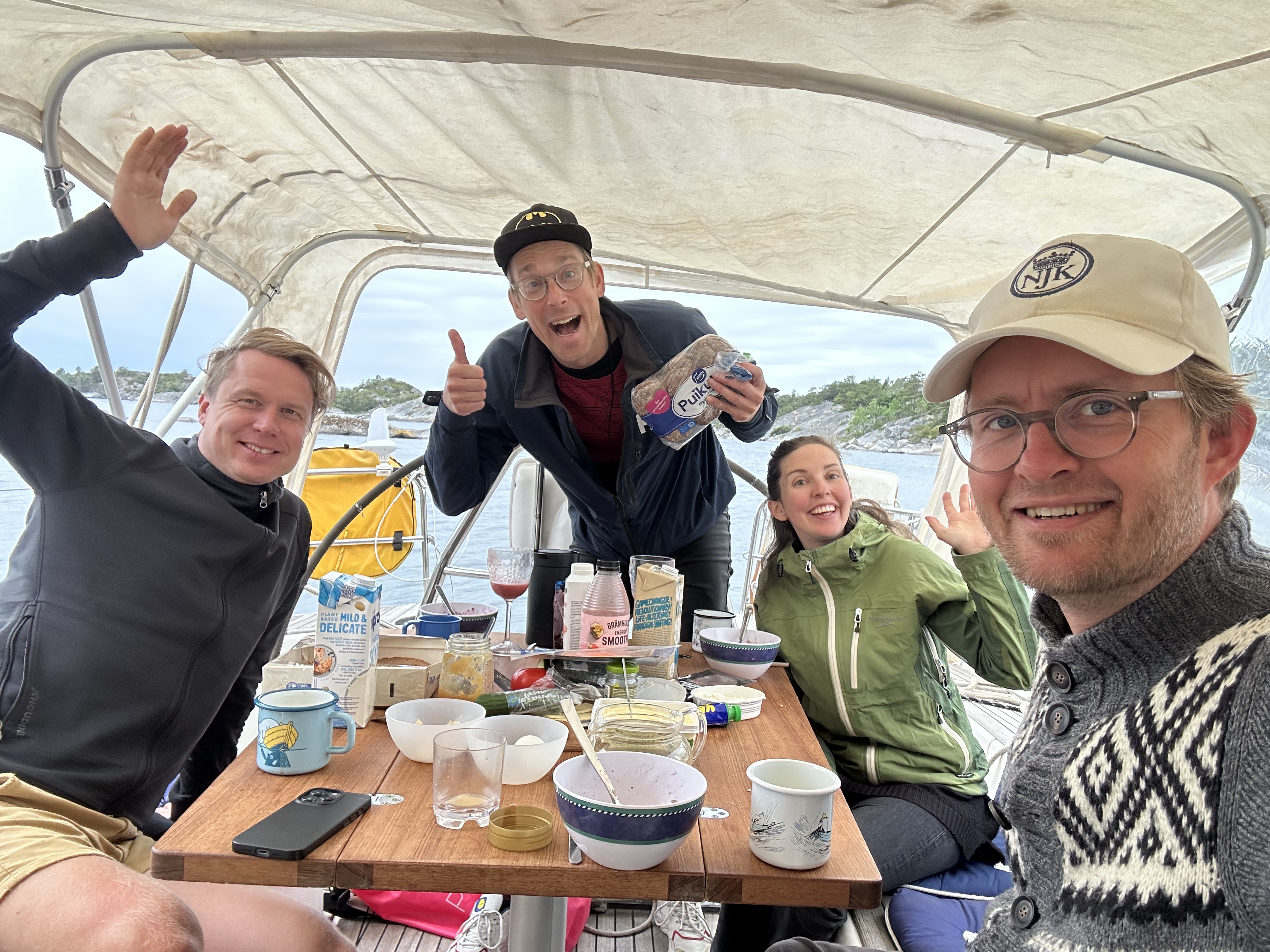 The crew at Suppskär — breakfast with Albert, Per, and Bea